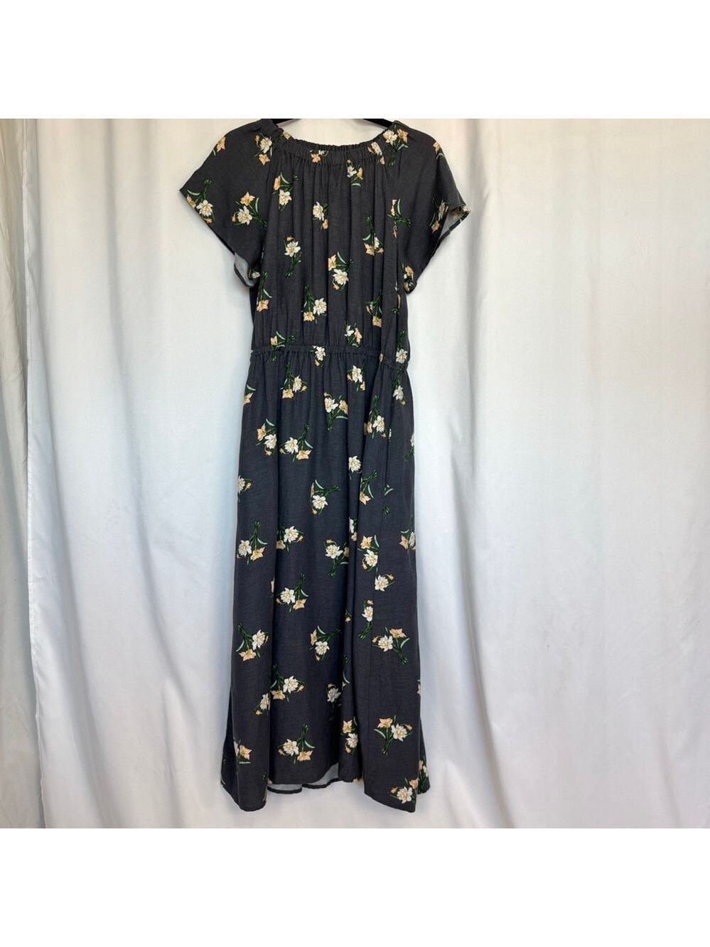 Loft Dress Midi Women's M Gray Floral Stretch Waist Neck Flutter Sleeves - Picture 14 of 15